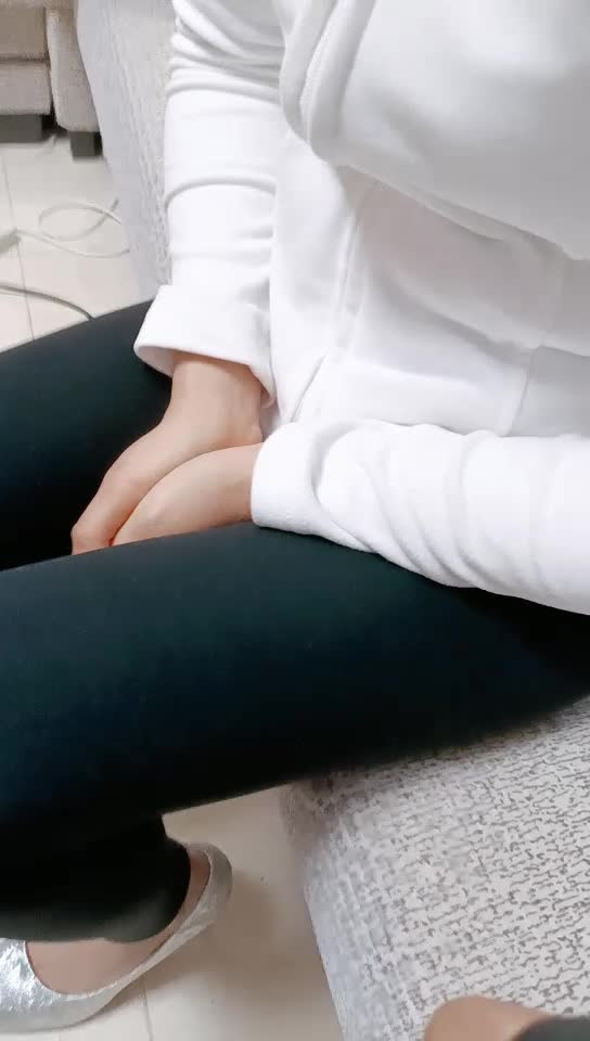 剧情演绎】家中小嫂子的勾引 主动摸一摸大屌，忍不了直接推到一顿疯狂猛操，犹如打桩机一般