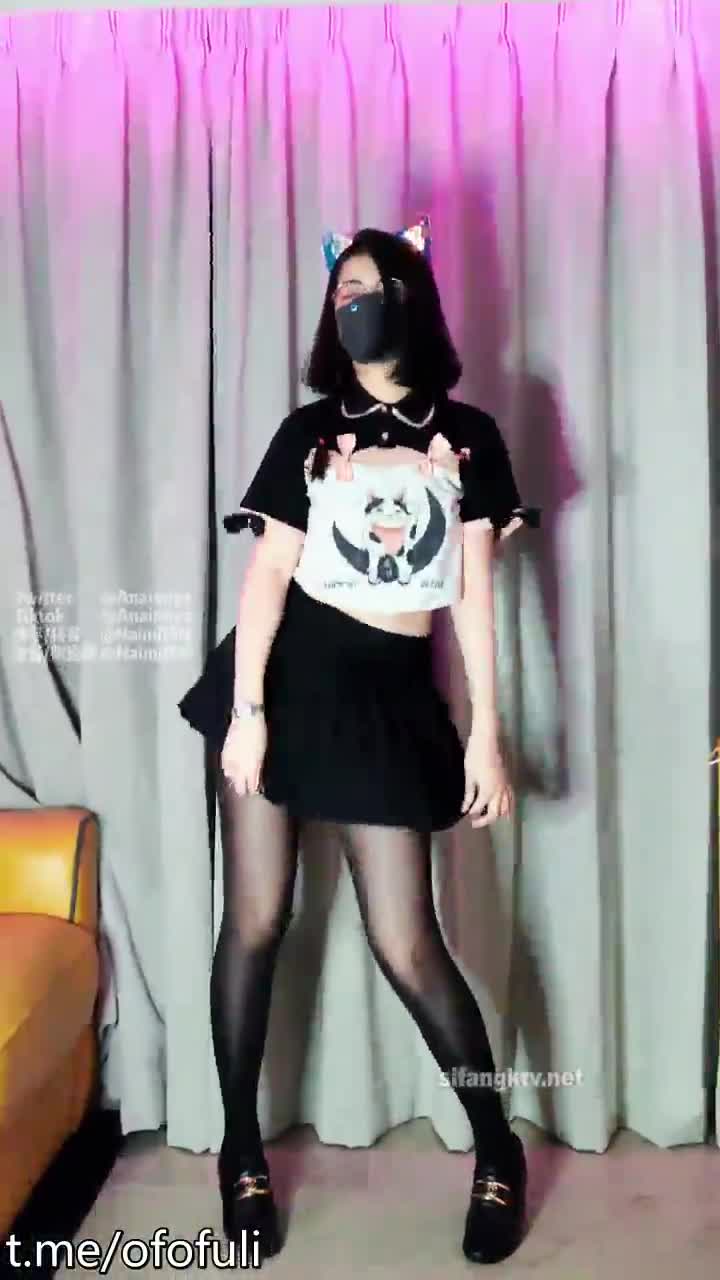 推特网红 奶咪 可爱少女2023裸舞回归！赛博猫猫黑丝白兔
