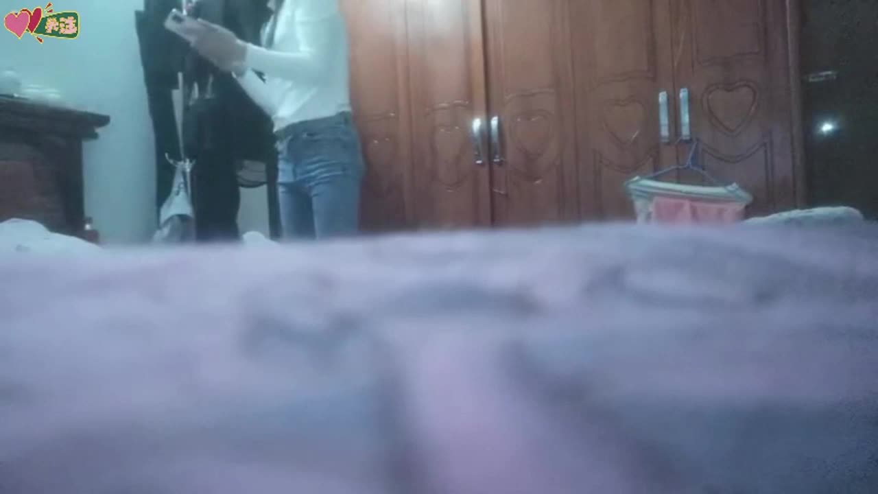 漂亮小少妇午后吃快餐找了个长像身材都不错的妹子操一般有人敲门吓死了无套输出射了一肚皮貌似下来清晰对话妓女 探花 第一视角