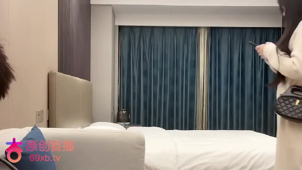 探花鬼脚七酒店约炮网红脸极品蜜桃臀学妹水润多汁手感超棒偷拍偷窥 口交 淫荡对话
