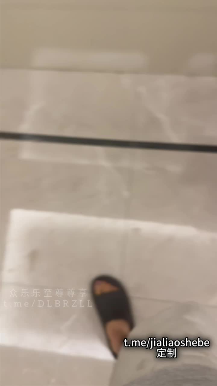 重口警告！妹妹的精液食物吃播「Jojo九九」定制群资源《你好篇》高中毕业到哥哥城市上大学，那时候还不知道哥哥在拍我并“加料