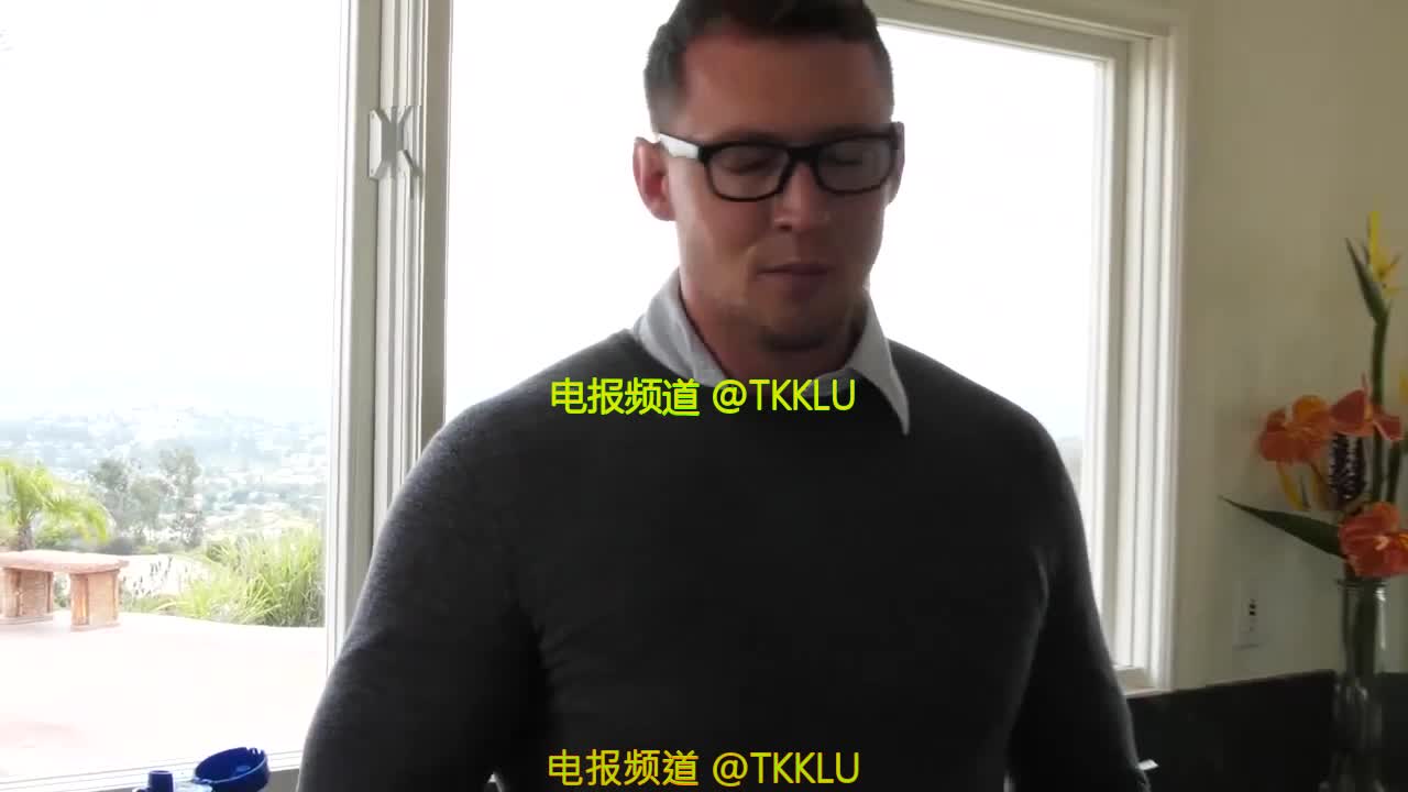 #ts #人妖 #伪娘大学生ts人妖，短发反差白人TS,过膝黑丝帆布鞋，粉嫩仙女棒诱惑，口交深喉，无套肛交内射！