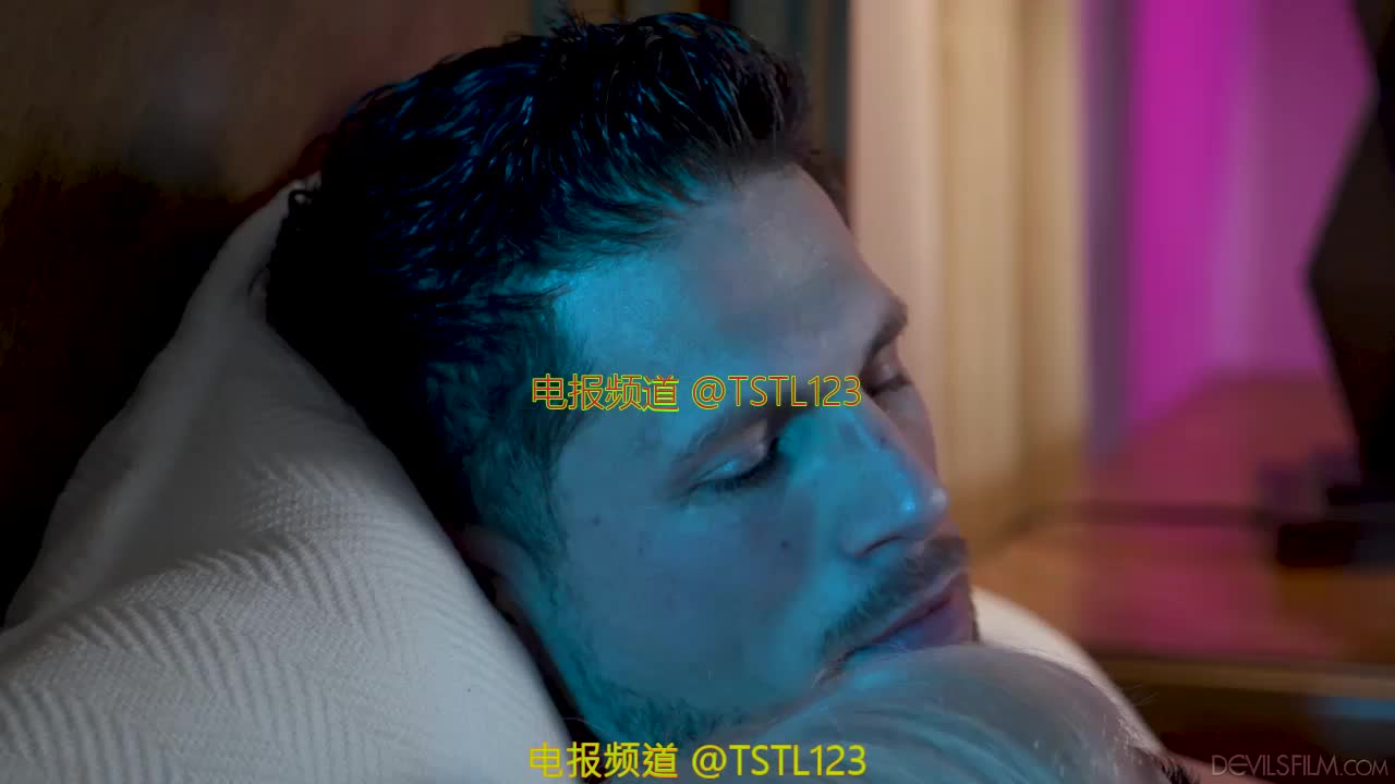 #人妖母狗 #人妖群交 #TSCD金发巨乳人妖美女和反差婊骚货3P群交-饥渴母狗吃金主大肉棒-像狗一样抢着吃大鸡吧-无套肛交爆菊-骚屁眼和骚逼轮流开干-群交叠罗汉推火车-颜射吞精-3人精液舌吻