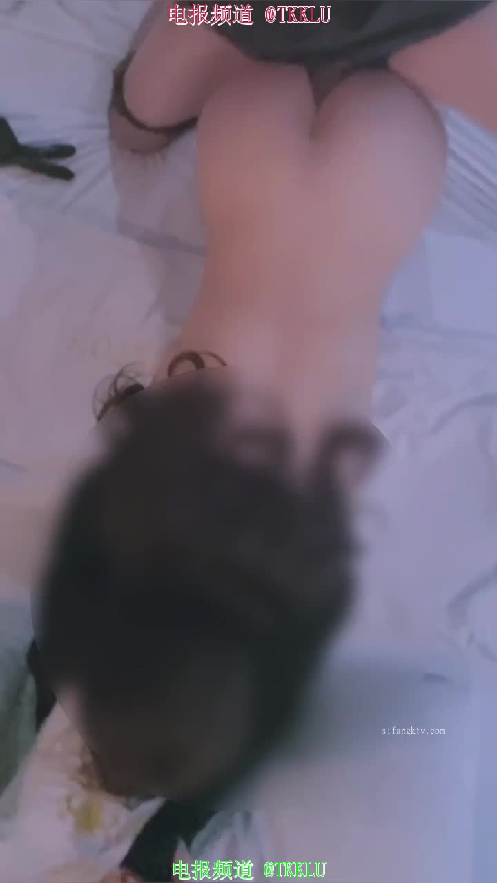 #国产伪娘 #男娘 #人妖极品美妖伪娘合集多场景淫乱狂欢 极品高颜值美妖伪娘，大屌萌妹不露面，仙颜气质尽显。口交吞吐大屌，深喉吸吮，口水四溅，娇喘迷人。紧致骚穴被猛操，肛交狂抽，臀浪翻滚，淫液流淌。多场景合集，酒店、公厕、野外轮番上演，高潮喷射，满足呻吟不绝