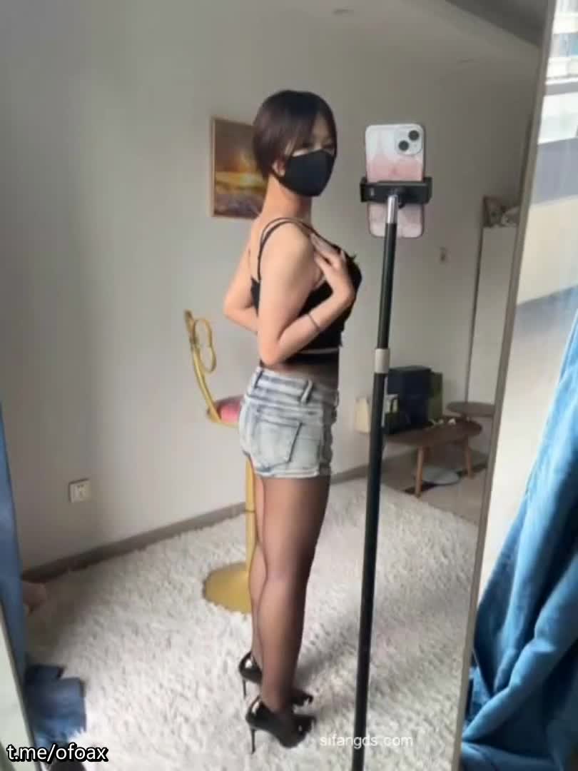 抖音网红直播【琪琪妈】小骚货性感丝袜诱惑福利