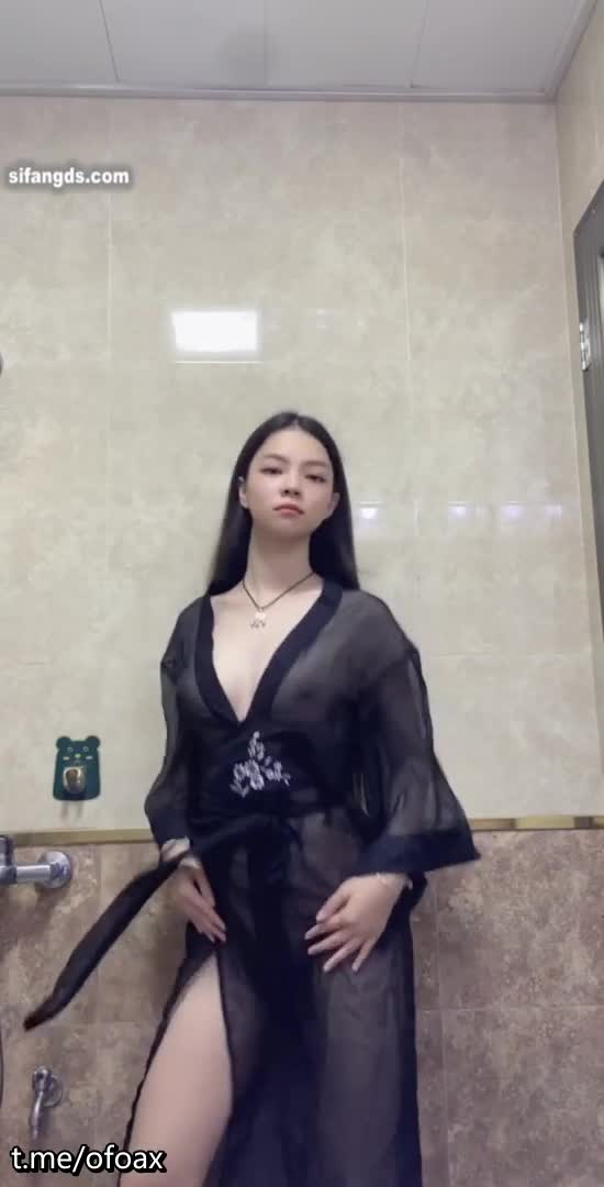 推特福利姬高颜萌妹【安慕希】露脸定制，裸舞《人猿泰山》摇摆，坚挺大奶，非常有感觉