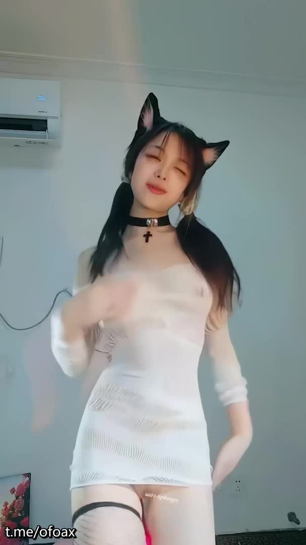 青春无敌！抖音风纯欲美少女【懒洋洋】福利，坚挺美乳，脸穴同框自慰自调裸舞，活泼快乐非常小母狗 第三弹
