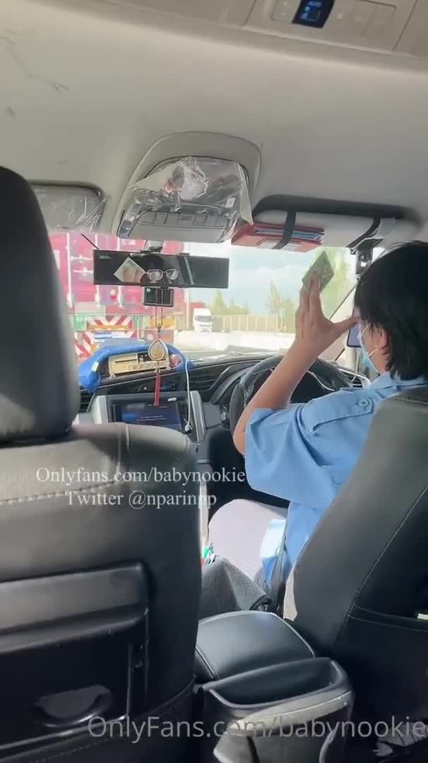 泰国巨乳淫欲痴女「babynookie」OF露脸性爱私拍 巨骚！户外露出 车上露奶诱惑司机