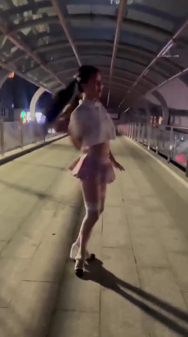 推特网红颜值女神【晴宝】被多位金主包养调教福利 户外露 全裸逛街 吃鸡口爆 激情啪啪 第二弹