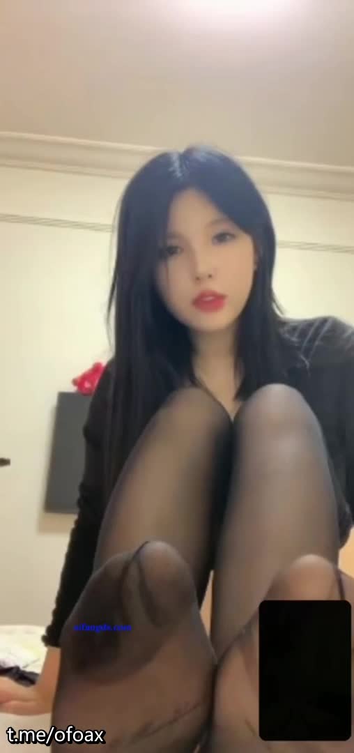抖音反差网红福利姬美女 蒜宝 高价定制1v1裸聊自慰视频福利