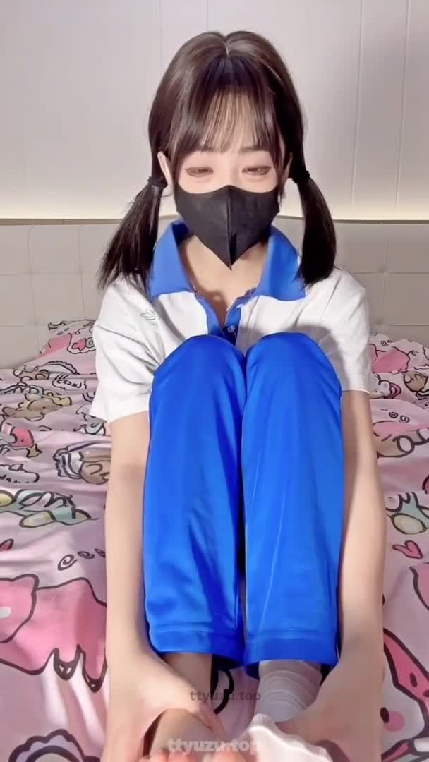 抖音足控福利姬萝莉美少女【不要凶小乖】 足控足交红绿的自慰视频福利 第二弹
