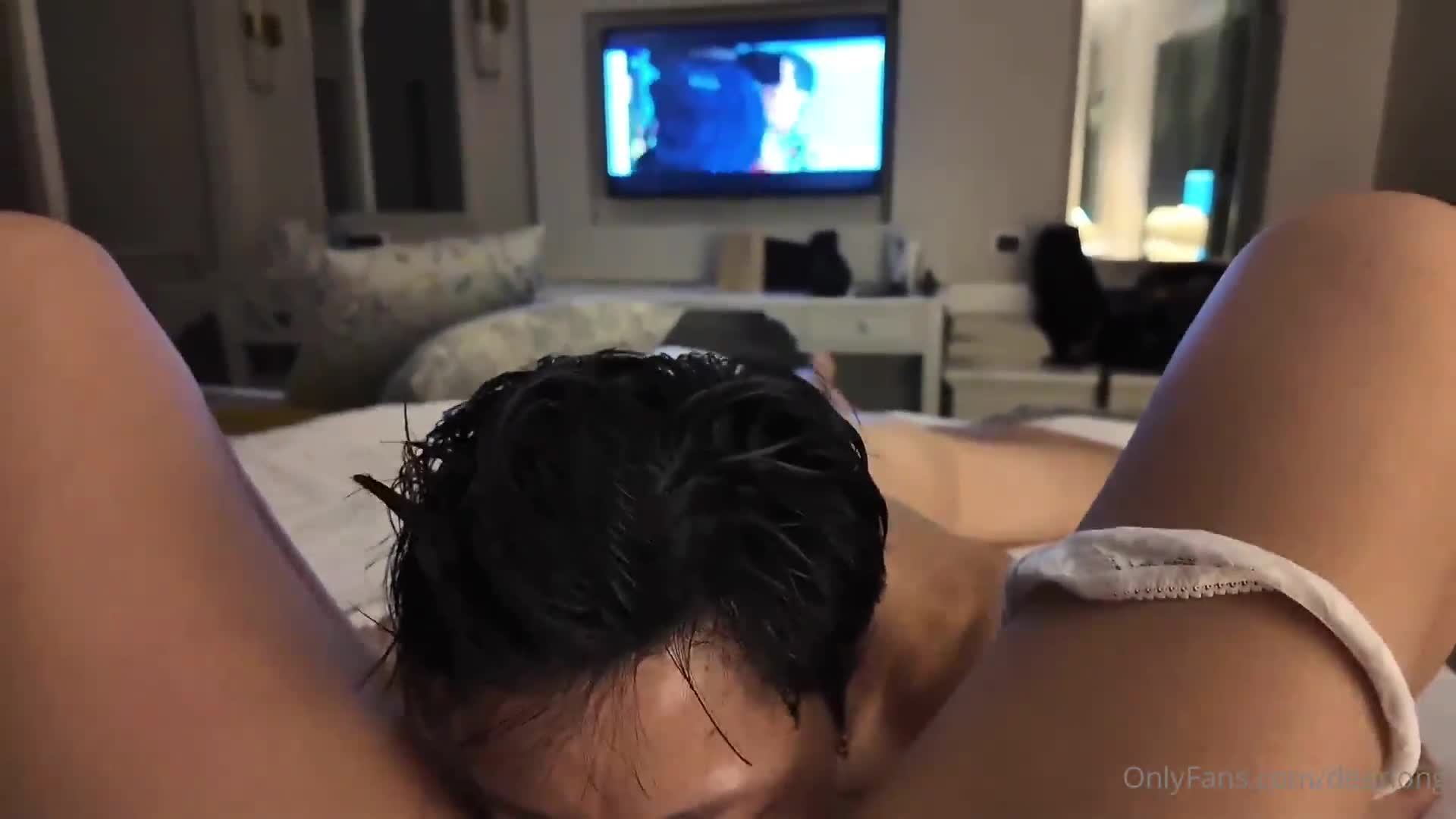 推特网红人气反差ASMR女网黄「deerlong」OF性爱私拍 近距离视觉吃鸡口交 肉棒通穴呻吟感人