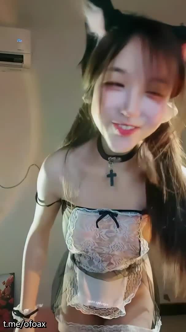 青春无敌！抖音风纯欲美少女【懒洋洋】福利，坚挺美乳，脸穴同框自慰自调裸舞，活泼快乐非常小母狗 第二弹