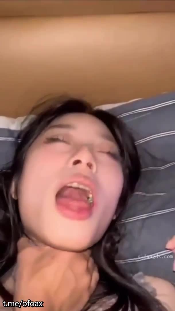 沈阳音乐学院校花️朱思婕️被男友调教成母狗泄密，极品颜值太骚太贱了