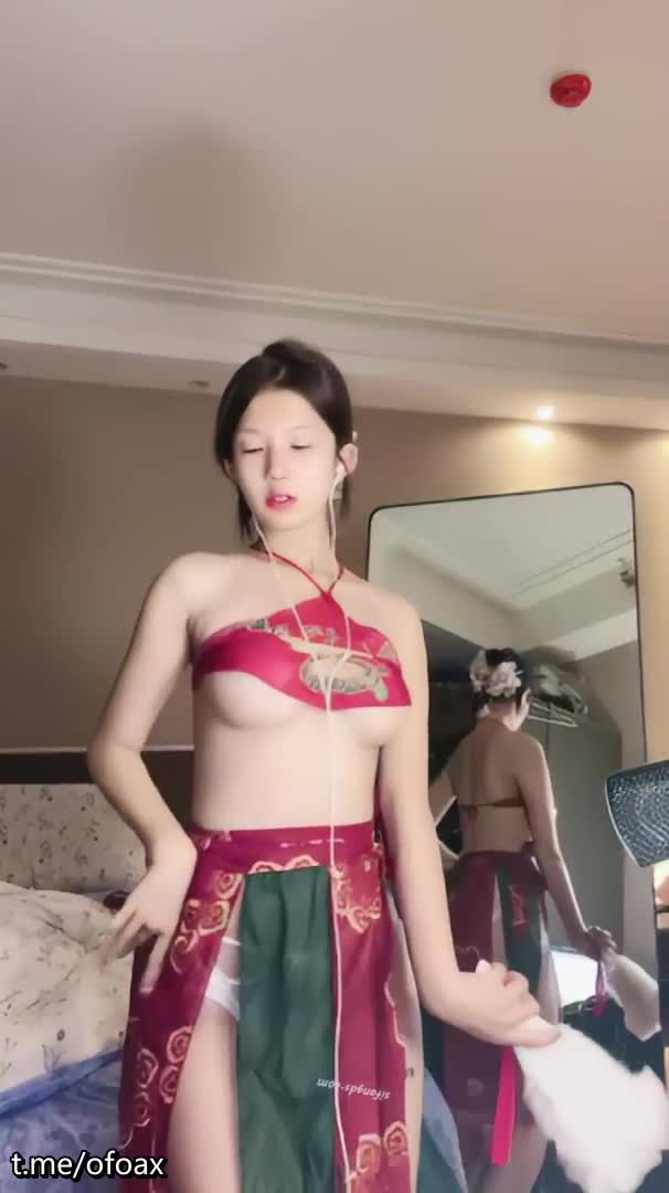 推特网红裸舞女神【熙酱】极致反差 好久没见这么漂亮的裸舞选手了