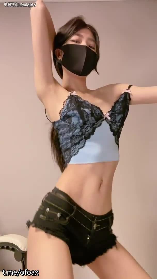 高颜值极品福利姬美女 八月未央裸舞紫薇新增大尺度掰B视频福利