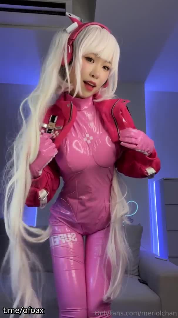 OnlyFans 新加坡大奶白虎逼反差女神【MERIOLCHAN】激情裸舞 阿嘿颜吐舌头母狗 炮击抽插 道具自慰 第三弹
