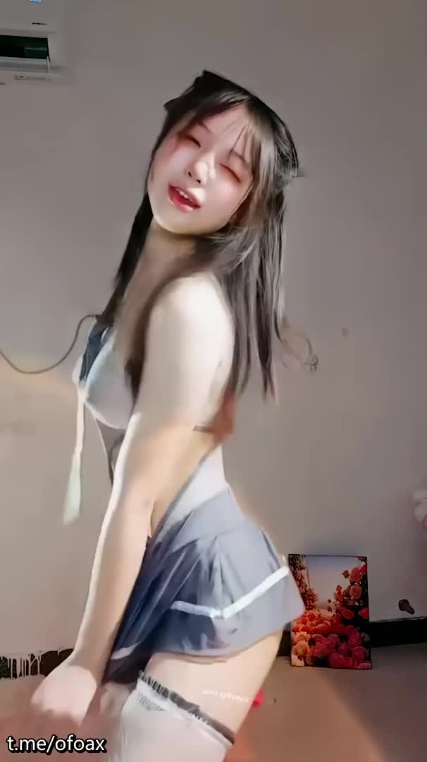 青春无敌！抖音风纯欲美少女【懒洋洋】福利，坚挺美乳，脸穴同框自慰自调裸舞，活泼快乐非常小母狗 第二弹