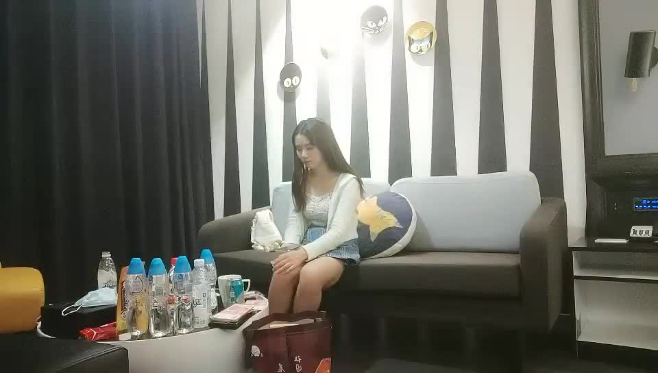 #御姐 #萌妹 #美穴【御姐精选合集】短裙甜美萌妹子被操哭，粉嫩美穴清晰可见，太大妹子操的受不了