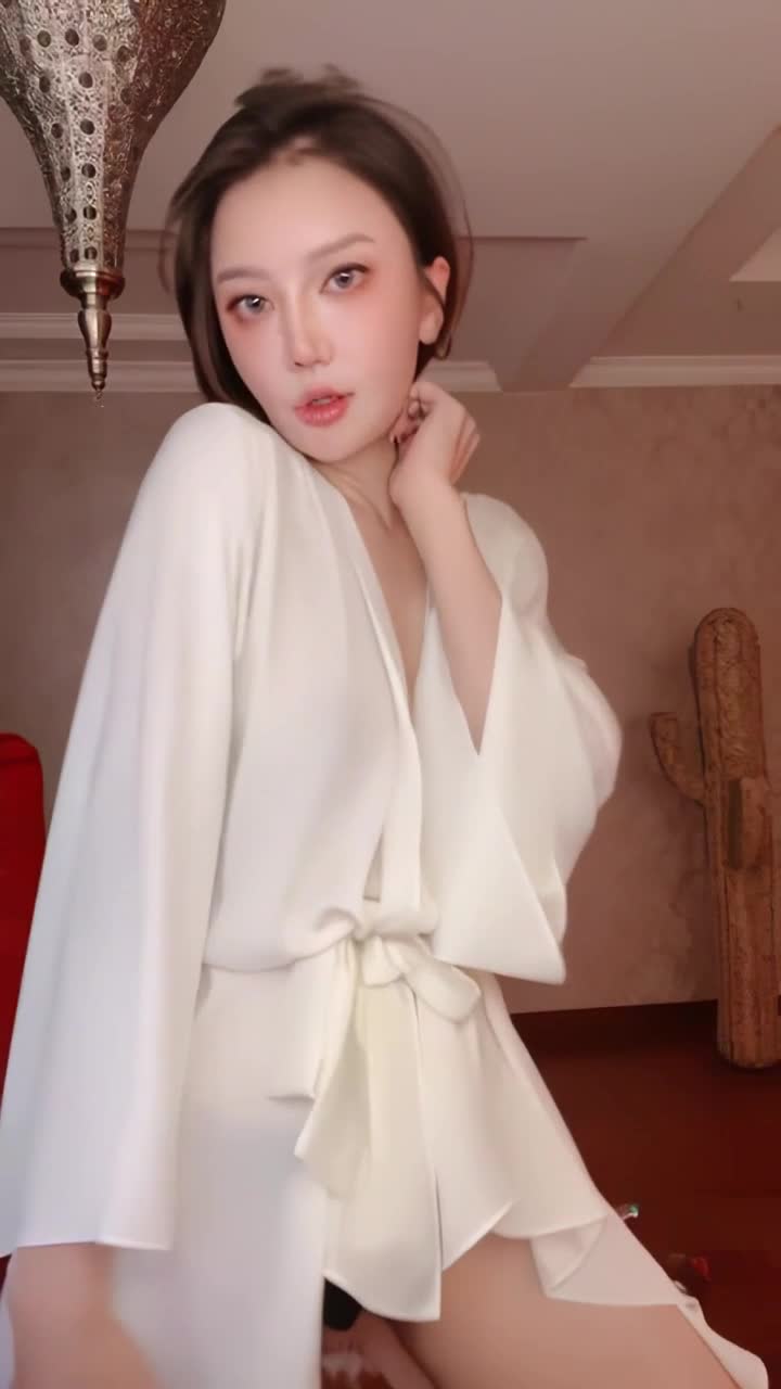 #包租婆 #小巫婆 #反差 #裸舞
