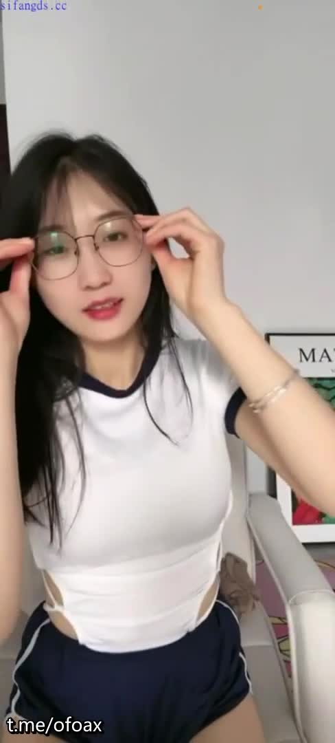 高端1v1 平台极品反差眼镜妹大屁股小姐姐卖力玩高潮痉挛视频福利