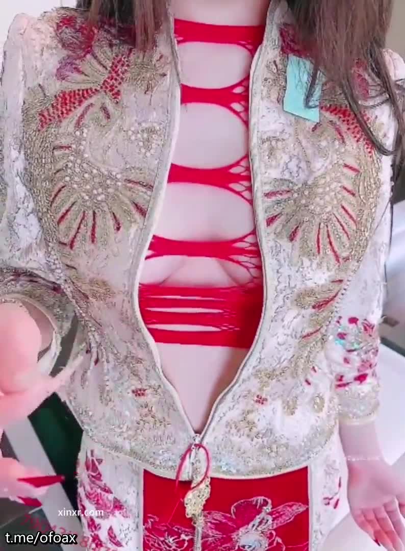 秀人网网红模特女神【candy糖糖】大尺度福利，新春巨献，大黑鸡巴插B自慰叫床