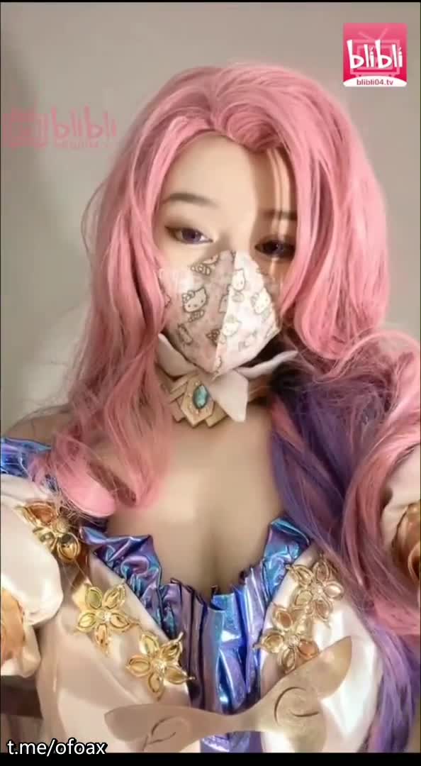 超反差网红女神『小希』萝莉少女各种COS 激情裸舞 道具自慰
