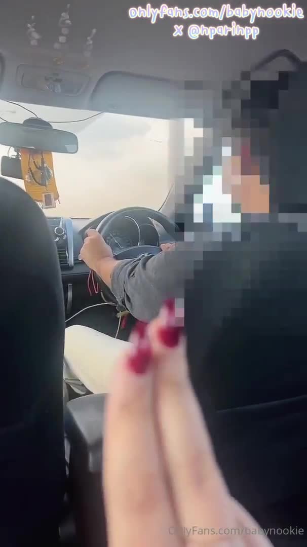 泰国巨乳淫欲痴女「babynookie」OF露脸性爱私拍 巨骚！户外露出 车上露奶诱惑司机