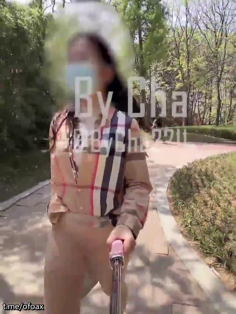 推特网红调教大神【查小理】内部群 最新母狗露出任务，与路人 大妈 司机 协警 环卫 擦肩而过