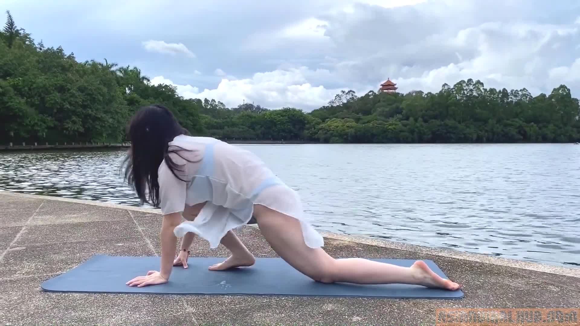 #周奕亲 #露出 #瑜伽 #日常