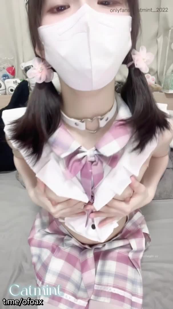 贫乳颜值萝莉福利姬『猫薄荷』25年3月福利，极品清纯颜值美少女 情趣制服 激情裸舞 道具自慰