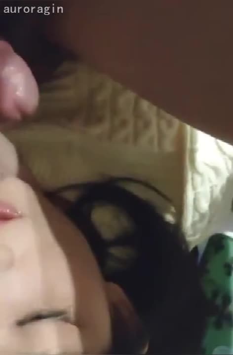 玩别人女友真不心疼呀 站起来蹬到看到鸡巴就发骚