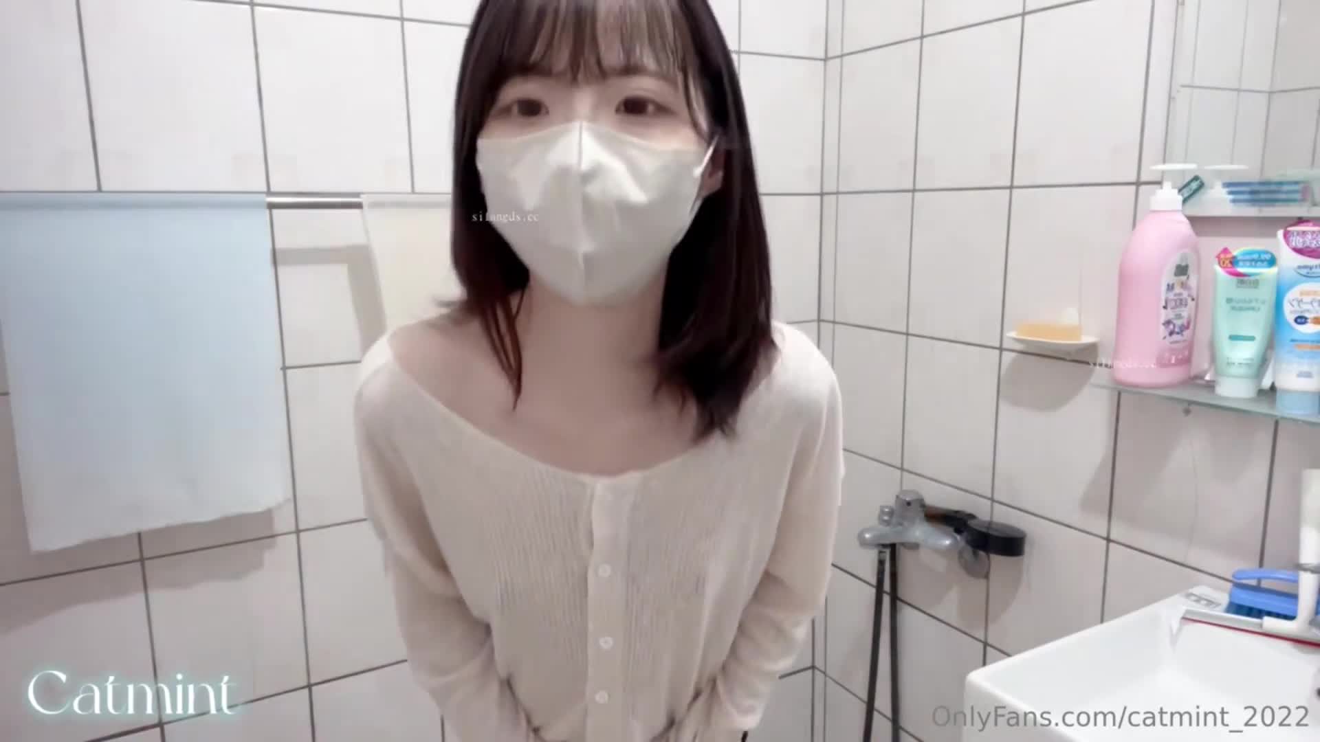 贫乳颜值萝莉福利姬『猫薄荷』25年3月福利，极品清纯颜值美少女 情趣制服 激情裸舞 道具自慰