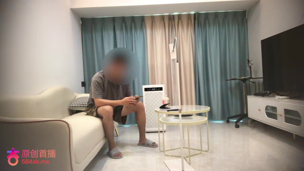 #御姐 #主播 #网红今天约了一个网红小主播，榜一大哥花10w我花3k直接拿下，在榜一大哥给妹妹租的房里策马奔腾