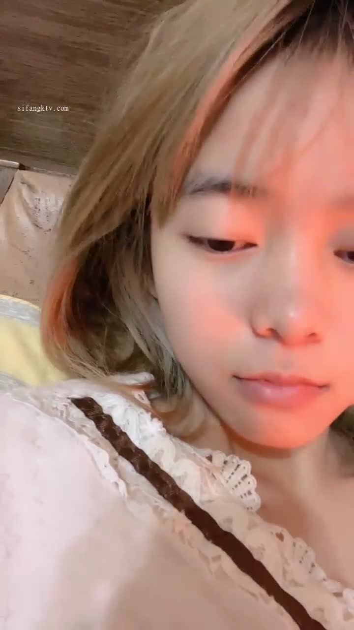 #百世可爱 #爱水的金鱼 #整活 #可爱 #颜值
