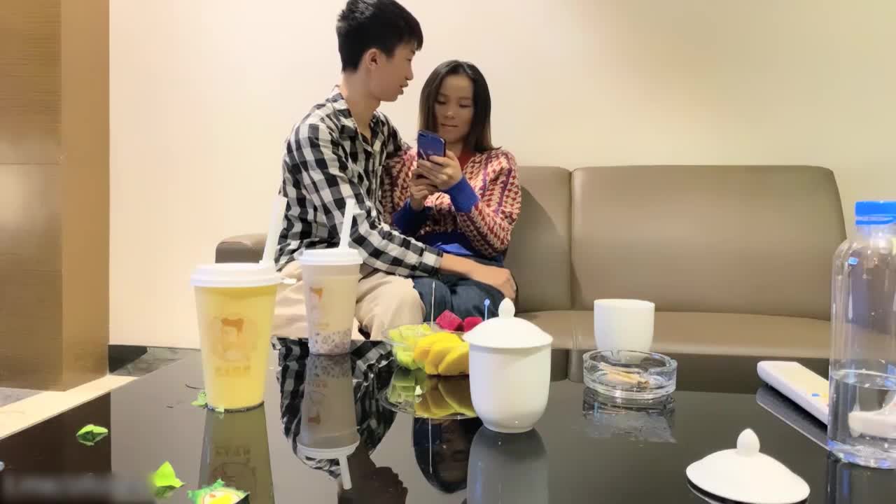 #探花 #口交 #偷拍极品探花约啪 良家人妻少妇骑脸大屌吸吮1