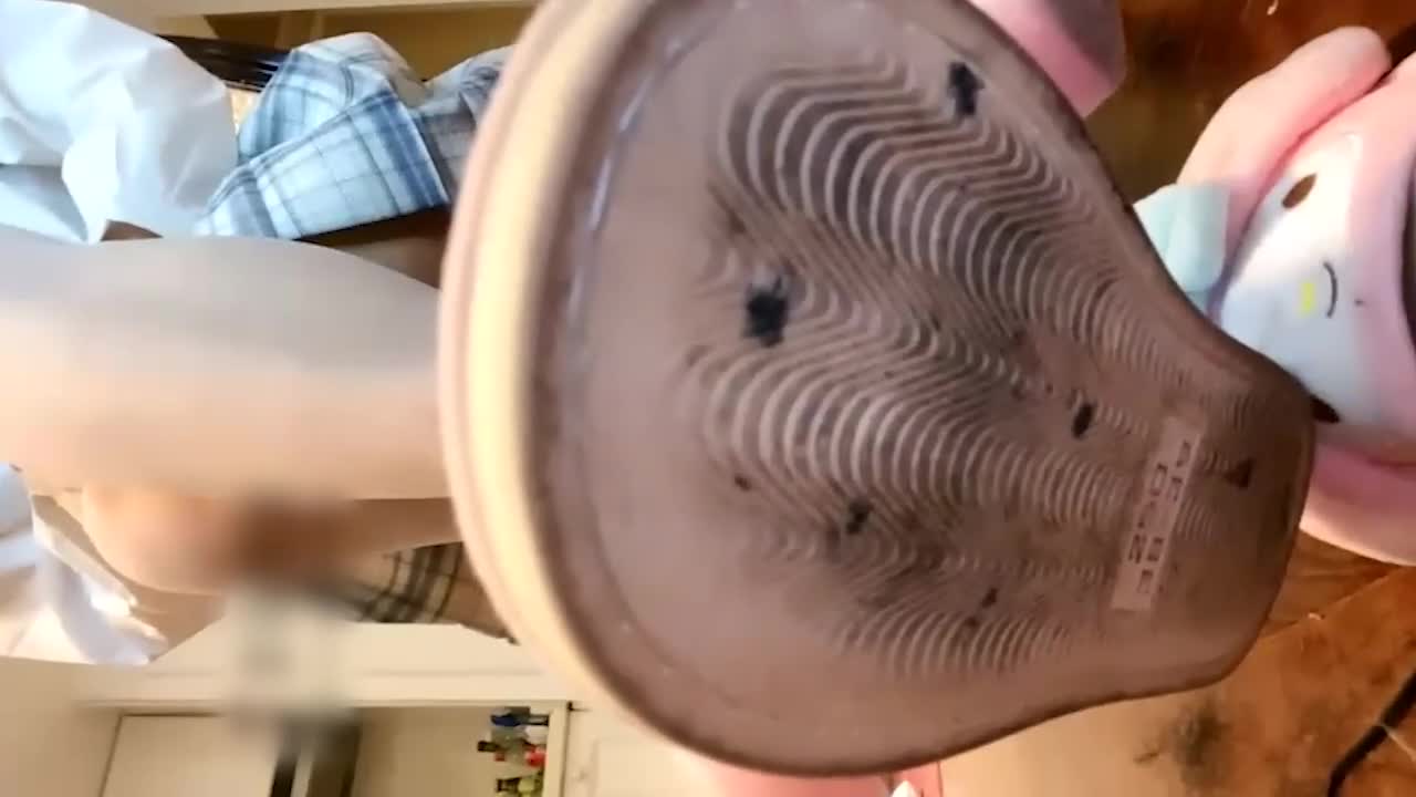#袜子 #白色袜子 #国产眼镜学生妹脏丝袜足交红绿灯榨精2