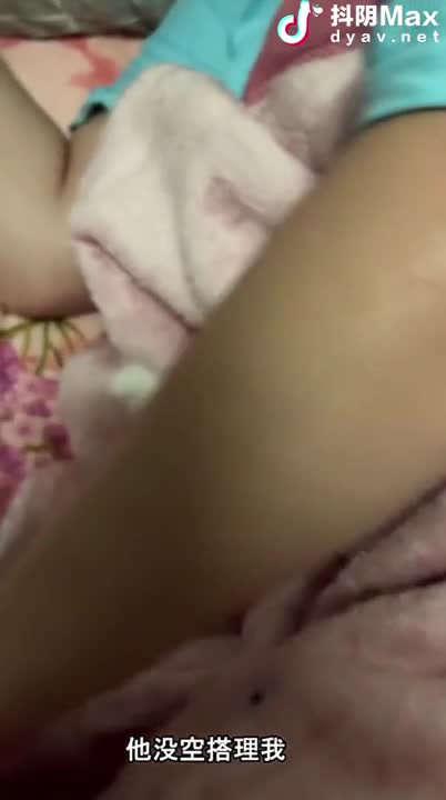 #官方原创 #姐弟 #乱伦周末假期姐弟归家，趁老爸看电视不注意，弟弟竟偷偷的溜进了亲姐的房间！