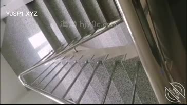 #乱伦楼道肏岳母，刺激