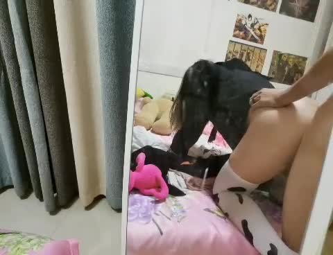 #自拍 #小母狗 #丝足小母狗的逼逼被艹进气啦