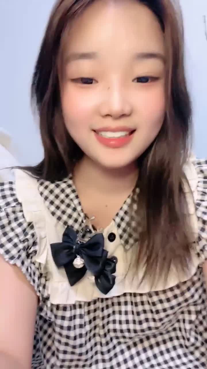 正宗校花学妹下海! 皮肤白皙~道具狂插~白虎嫩B#椰椰栗