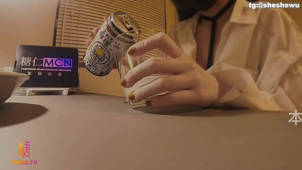 #鸡教练 #糖心vlog 醉酒的超嫩女邻居极品身体被中出内射