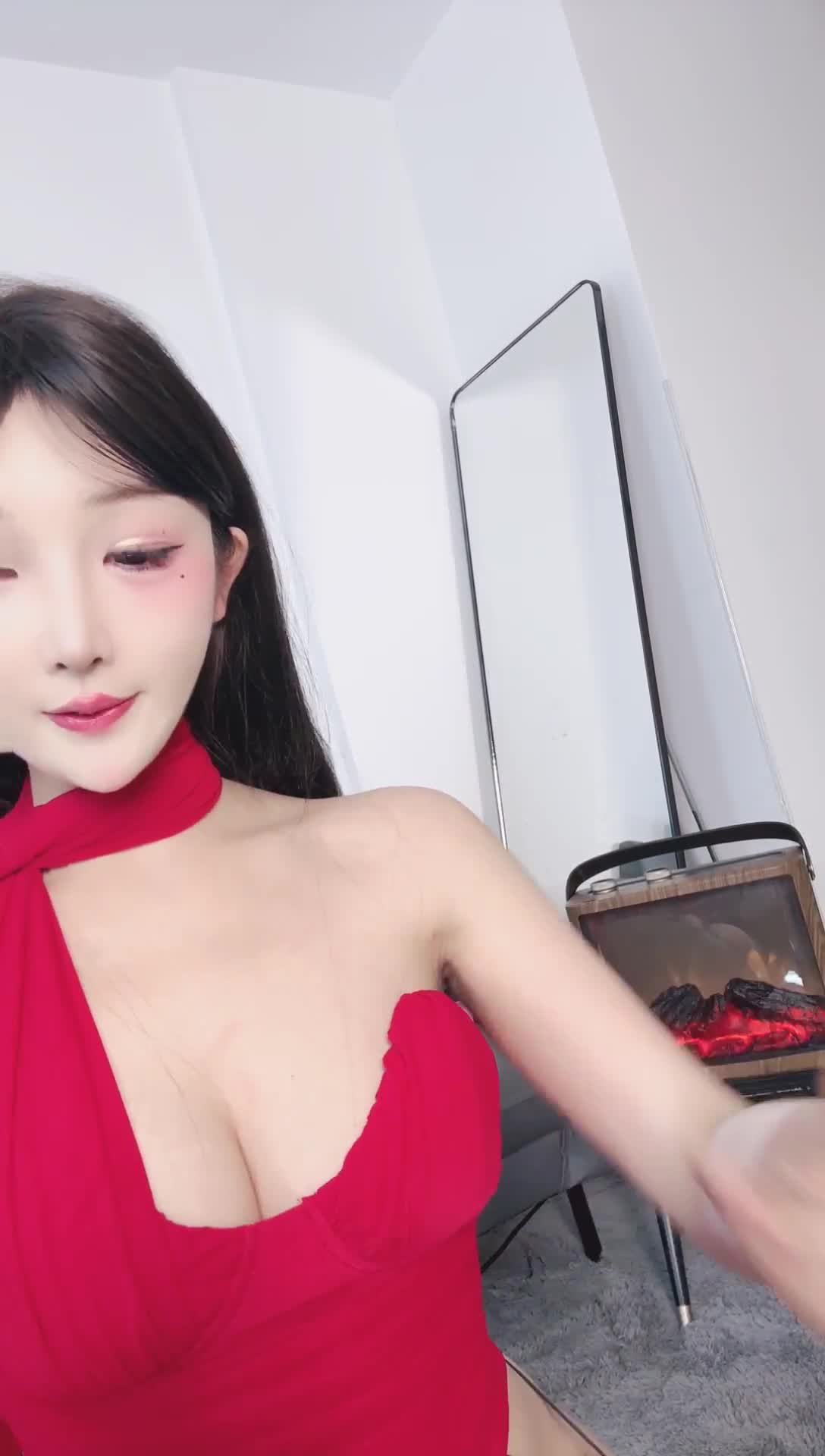 顶级绿播女神下海 明星颜值秒杀网红 终于大秀了 #小玩偶