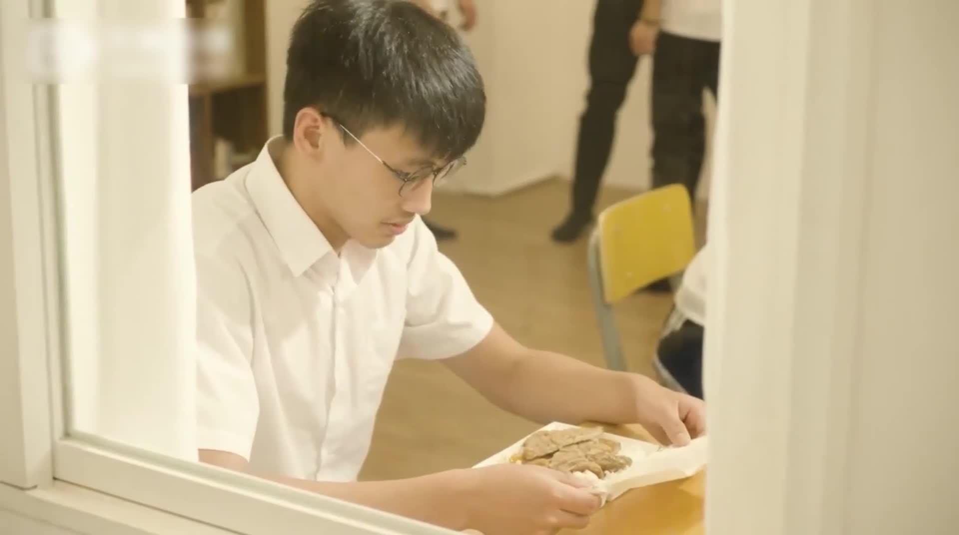#国产 #高清 #无码 #中文字幕【名人性爱故事】酒吧遇到中学时期女神，微醺催情就上床 「上篇」