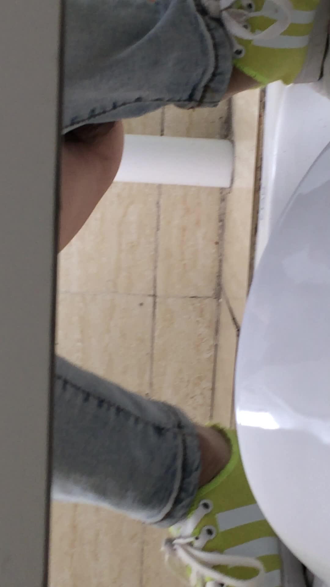 大神小P商城办公楼一路游走偷拍多位美女少妇 各种极品美鲍