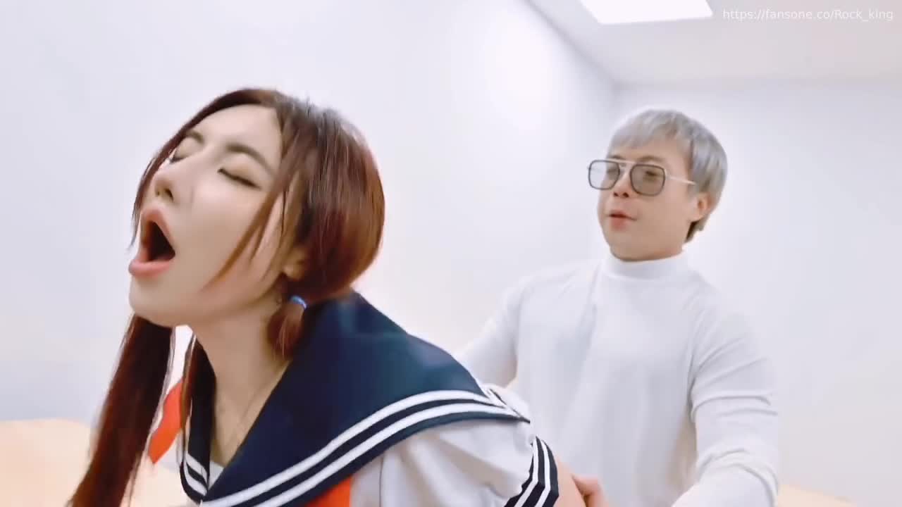 #蜜桃臀 #嫩穴 #骚逼 #操逼 #后入坏学生又考最后一名！把她留下来好好重新复习功课，交出嫩穴骚逼等操逼！