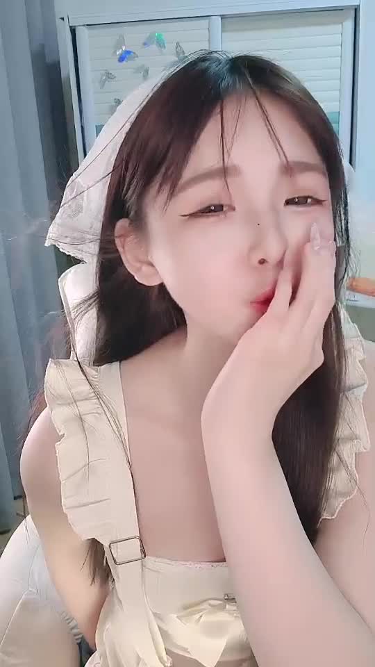 #小懒猫 甜美校花!强强连手闺蜜妍妍酱~裸舞~道具~喷水!