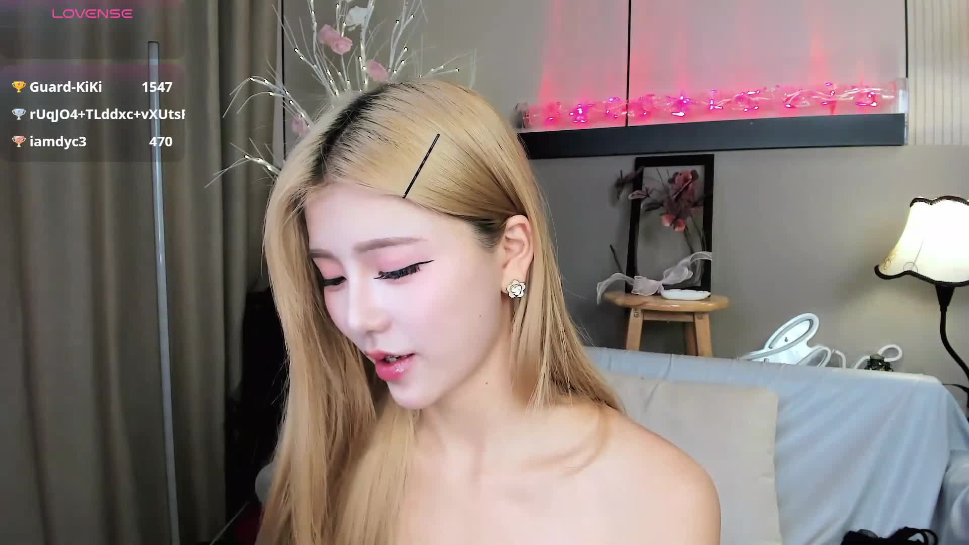 #stripchat #Kiki-2025 #小野猫极品女神发菊花肛交紫薇大尺度秀