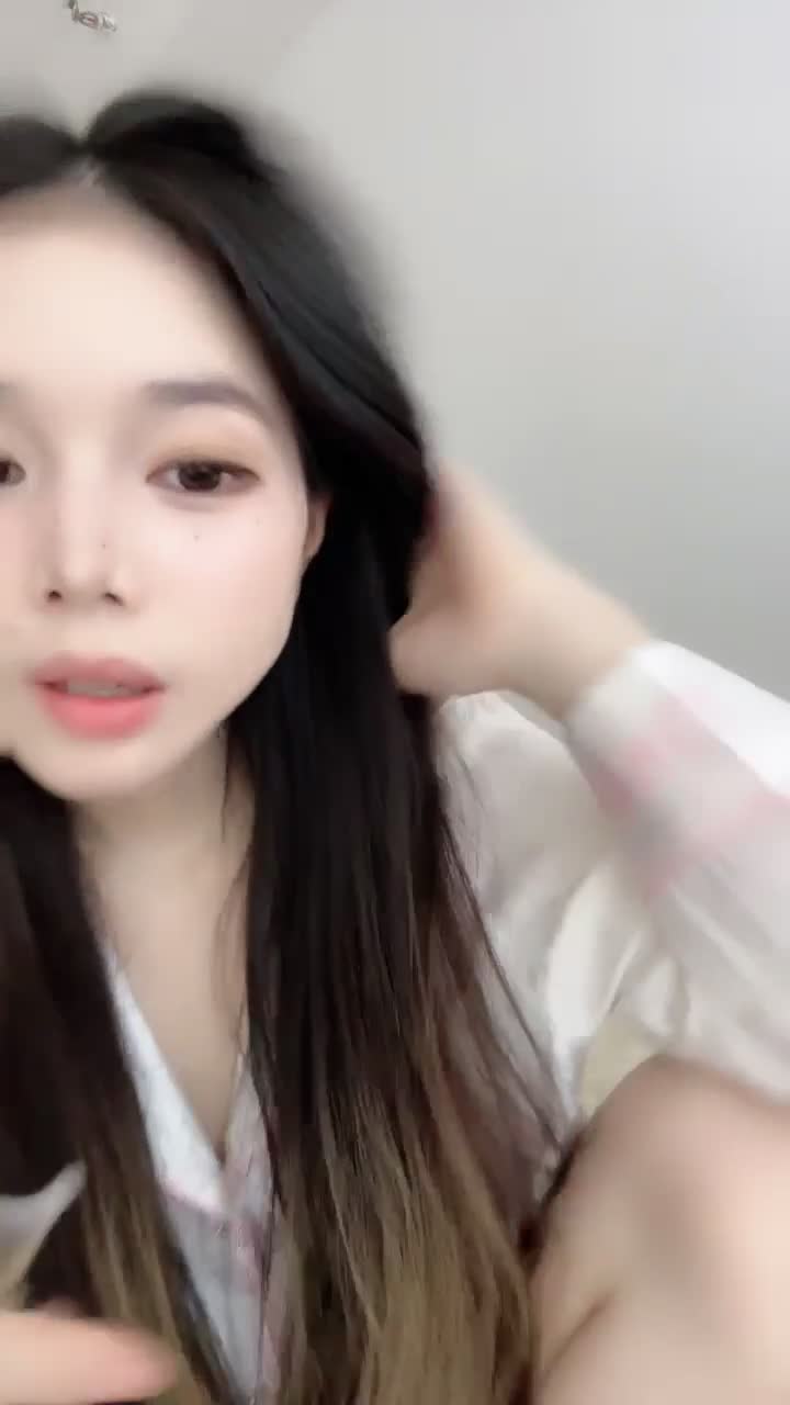 #泥好清纯可人！少女玉体超美美臀诱人道具插