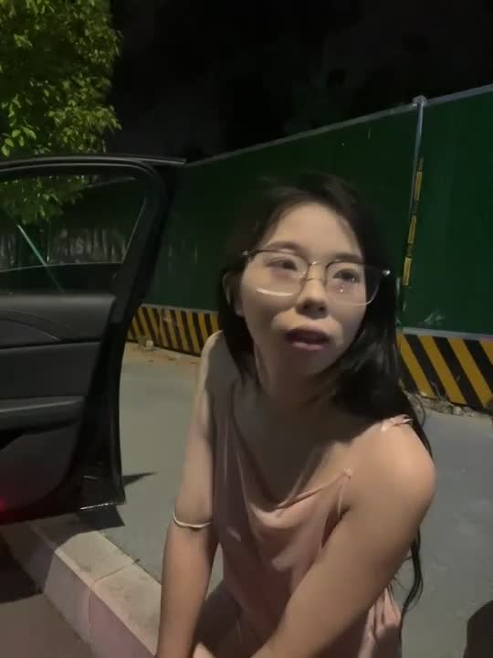 #stripchat #LYJyao52绝顶骚货羞耻各场所露出啪啪自慰潮喷大秀